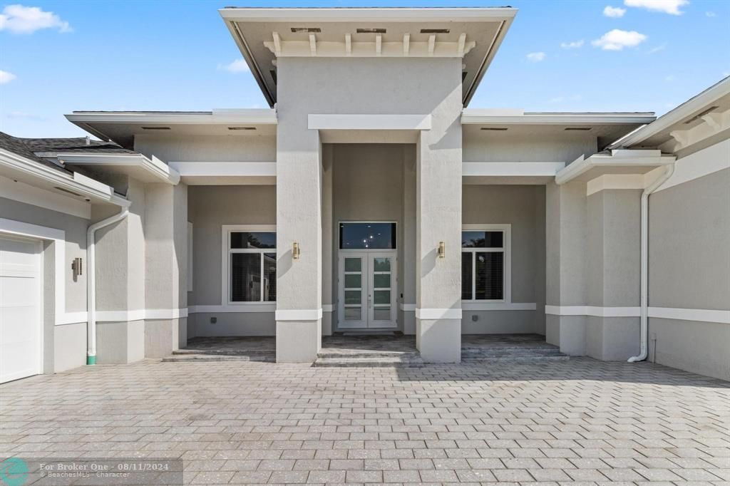 Recently Sold: $3,750,000 (4 beds, 4 baths, 3597 Square Feet)