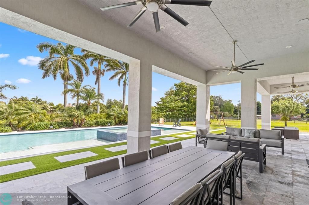 Recently Sold: $3,750,000 (4 beds, 4 baths, 3597 Square Feet)