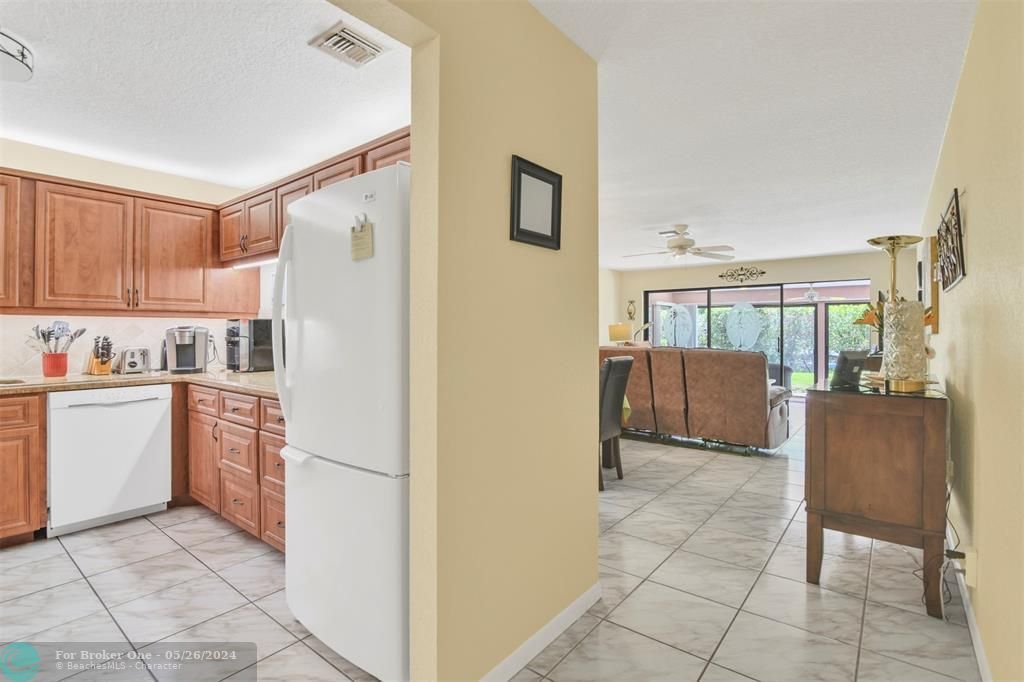 For Sale: $329,900 (2 beds, 2 baths, 1415 Square Feet)