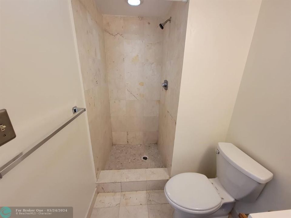 待售: $182,000 (2 贝兹, 2 浴室, 960 平方英尺)