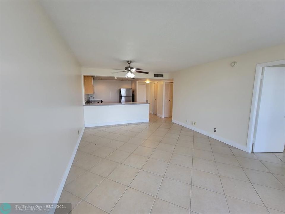 For Sale: $182,000 (2 beds, 2 baths, 960 Square Feet)