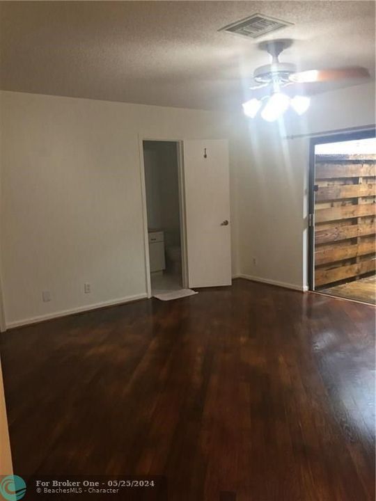 For Rent: $3,500 (3 beds, 2 baths, 2044 Square Feet)