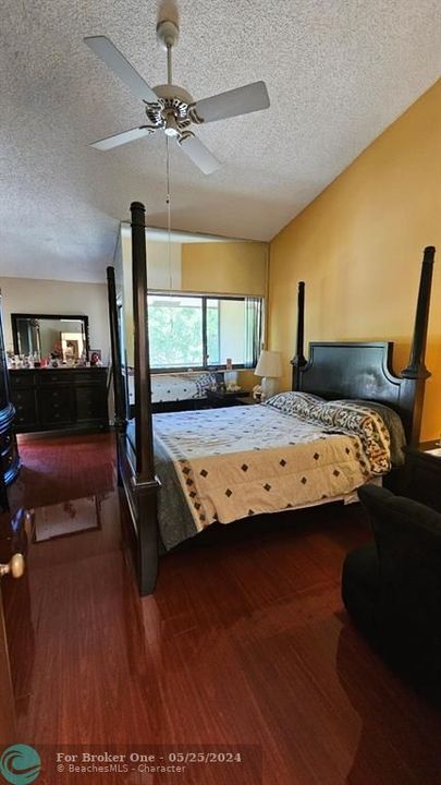 En Venta: $389,500 (3 camas, 2 baños, 1600 Pies cuadrados)