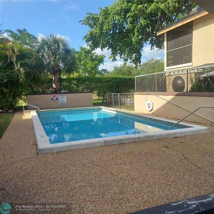 For Sale: $389,500 (3 beds, 2 baths, 1600 Square Feet)