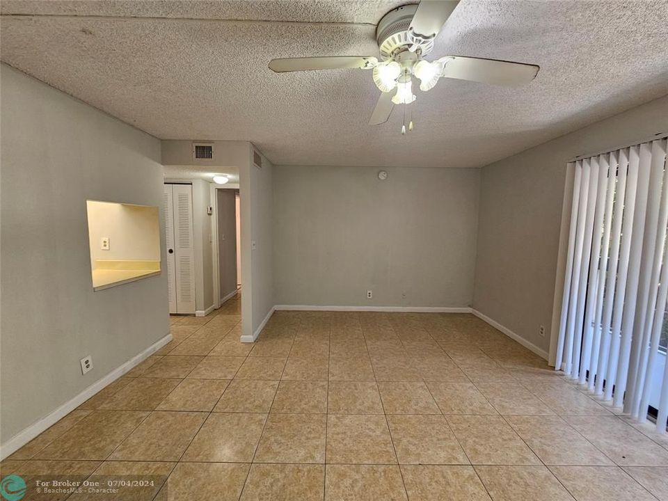 For Rent: $1,500 (1 beds, 1 baths, 720 Square Feet)