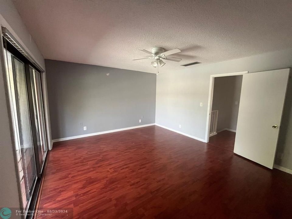 For Rent: $3,495 (3 beds, 2 baths, 1640 Square Feet)