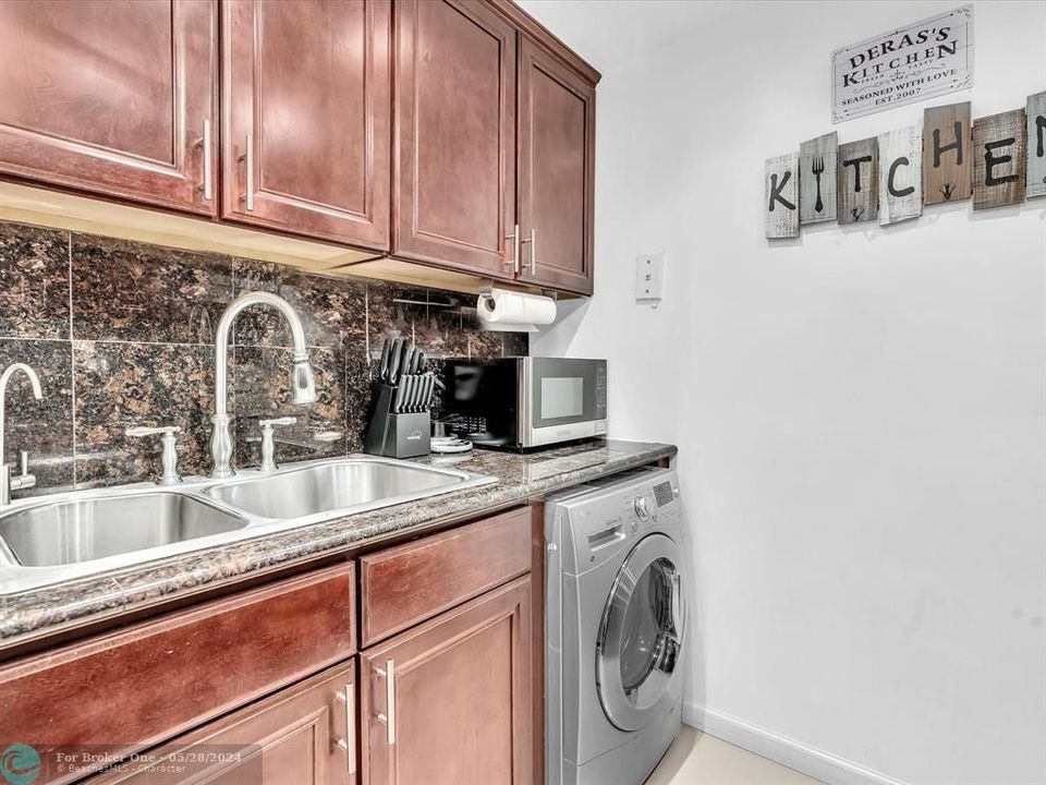 For Sale: $219,500 (2 beds, 2 baths, 1260 Square Feet)