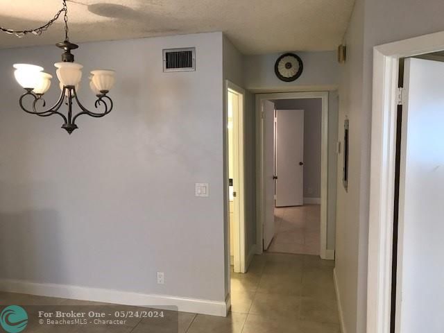 Active With Contract: $2,000 (2 beds, 2 baths, 887 Square Feet)
