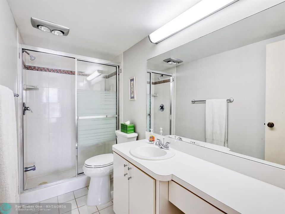 待售: $550,000 (2 贝兹, 2 浴室, 1920 平方英尺)