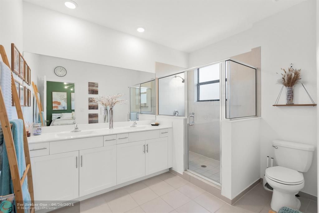 For Sale: $545,000 (3 beds, 2 baths, 1610 Square Feet)