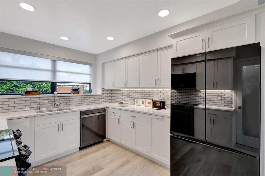 Active With Contract: $1,175,000 (3 beds, 2 baths, 2204 Square Feet)