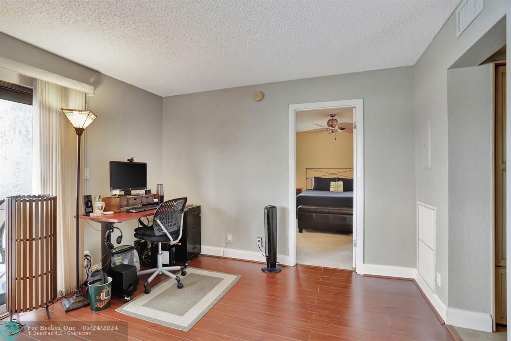 For Sale: $509,900 (1 beds, 1 baths, 1021 Square Feet)