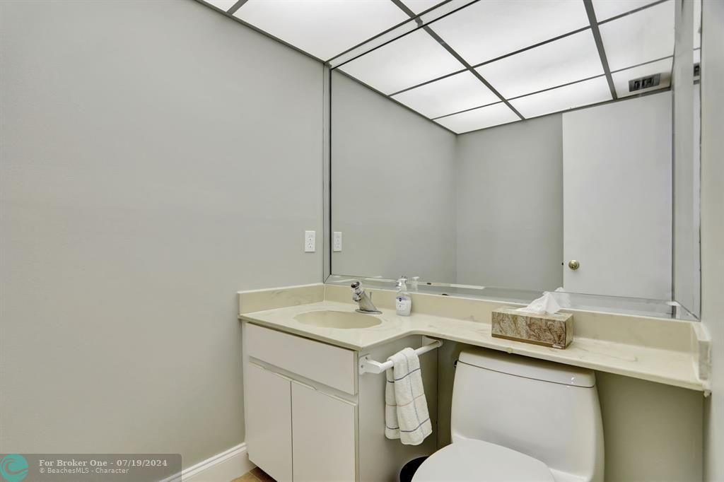 待售: $509,900 (1 贝兹, 1 浴室, 1021 平方英尺)