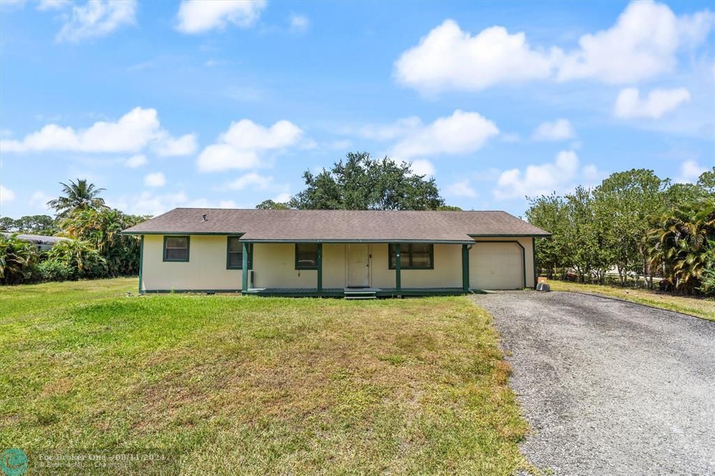 For Sale: $449,999 (3 beds, 2 baths, 1080 Square Feet)