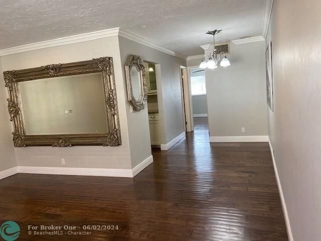 Active With Contract: $179,000 (1 beds, 1 baths, 590 Square Feet)