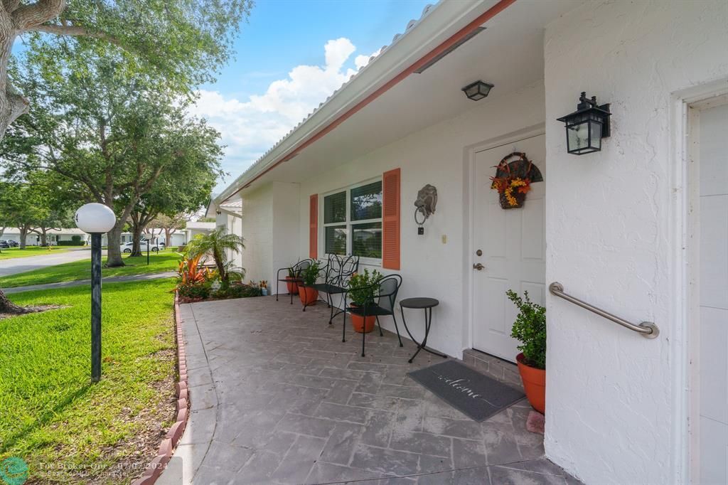 For Sale: $439,000 (2 beds, 2 baths, 1558 Square Feet)