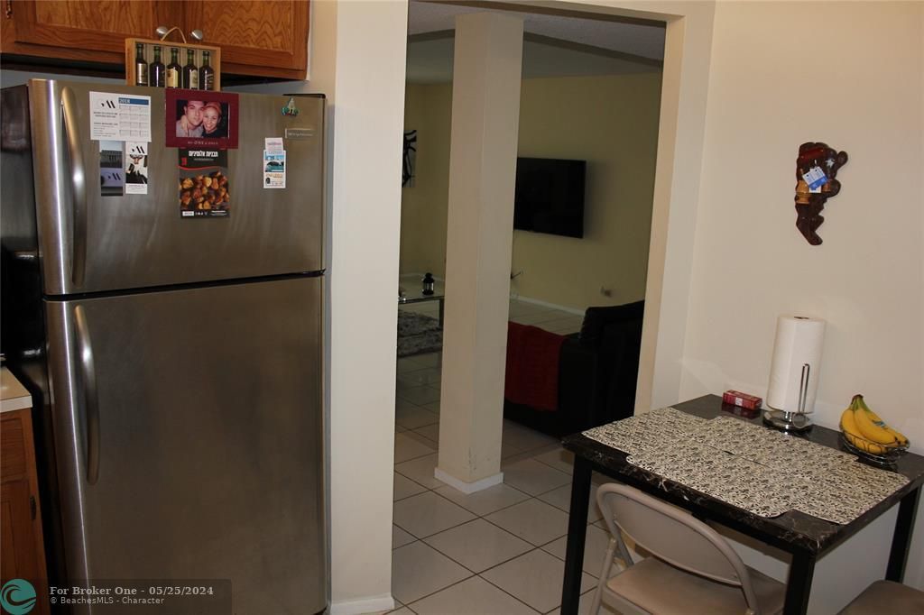 For Rent: $2,400 (2 beds, 2 baths, 1150 Square Feet)