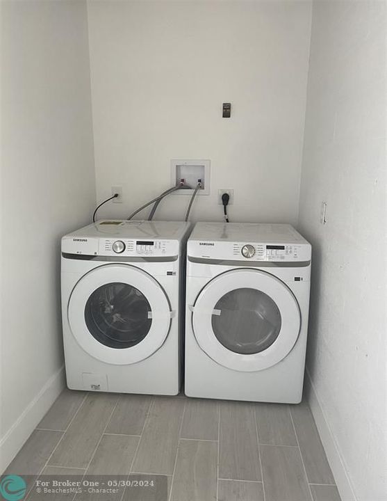 For Rent: $1,650 (1 beds, 1 baths, 2848 Square Feet)