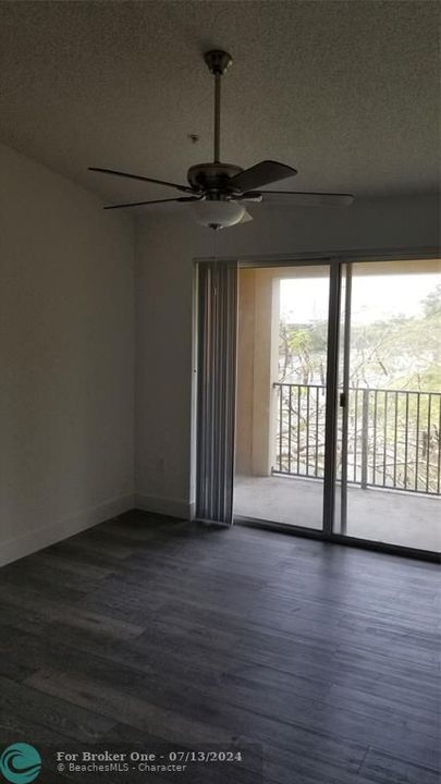 Recently Rented: $1,950 (1 beds, 1 baths, 730 Square Feet)