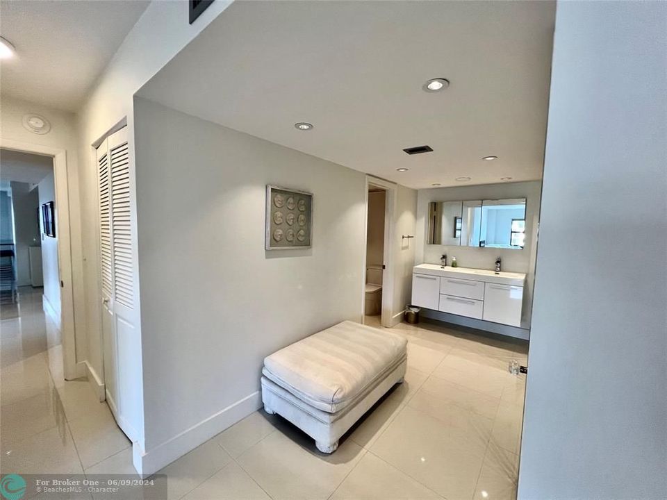 Active With Contract: $6,500 (2 beds, 2 baths, 1780 Square Feet)