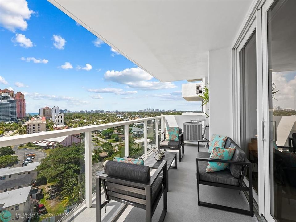 For Sale: $679,000 (2 beds, 2 baths, 1200 Square Feet)
