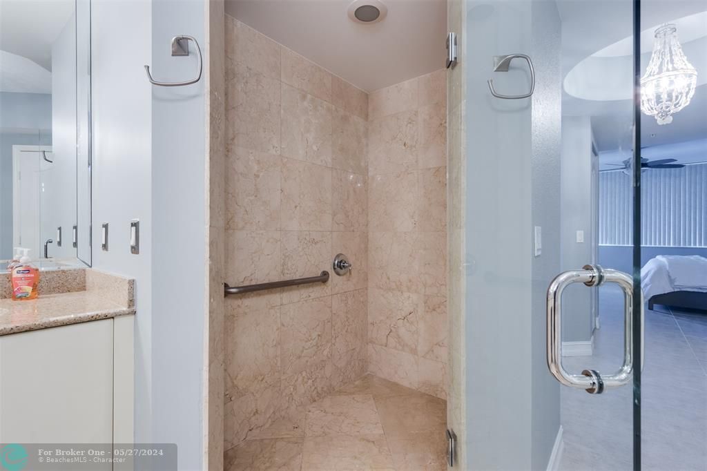 待售: $759,900 (2 贝兹, 2 浴室, 1610 平方英尺)