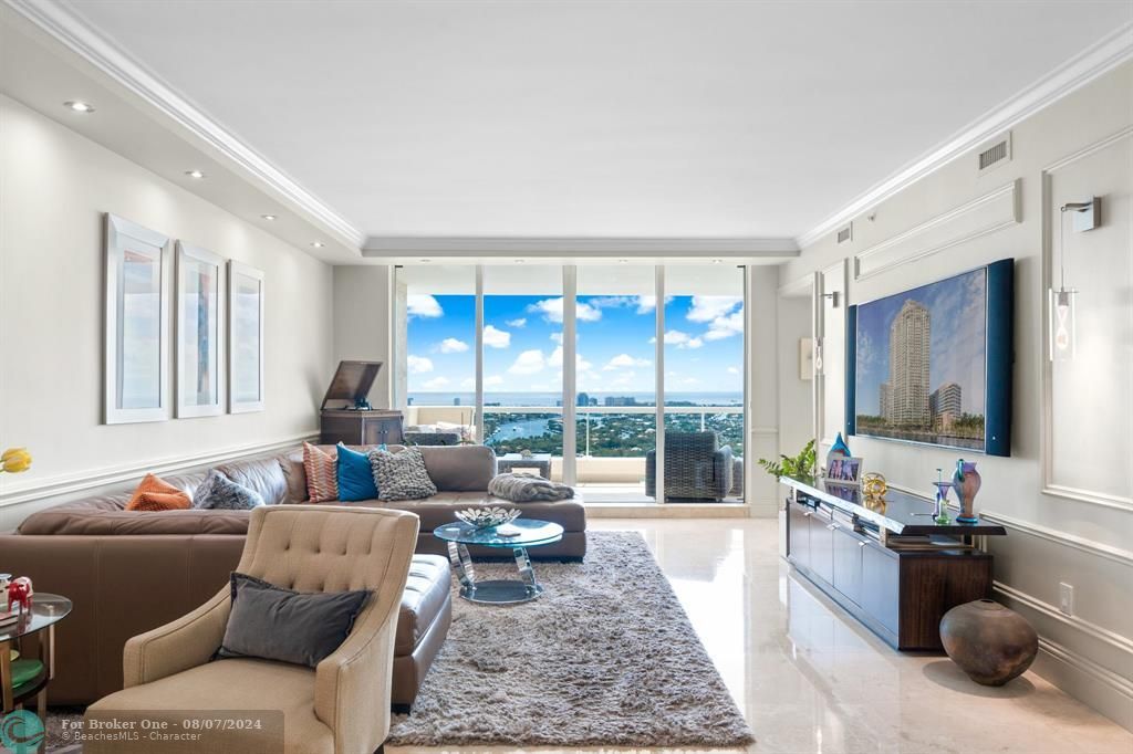 For Sale: $1,695,000 (2 beds, 2 baths, 2110 Square Feet)