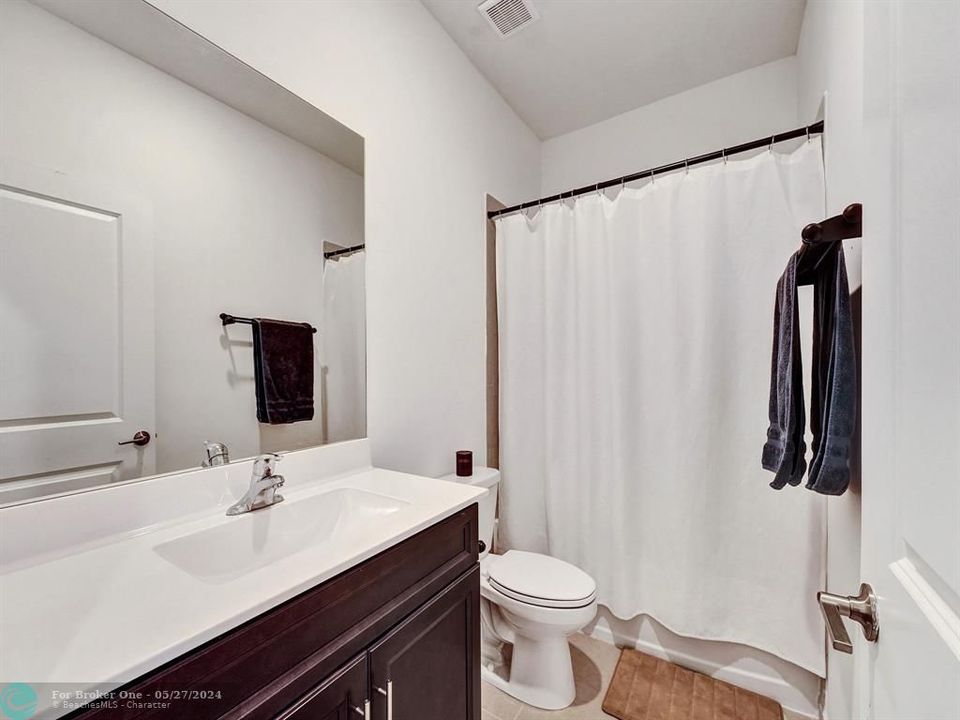 待售: $425,000 (3 贝兹, 2 浴室, 1331 平方英尺)