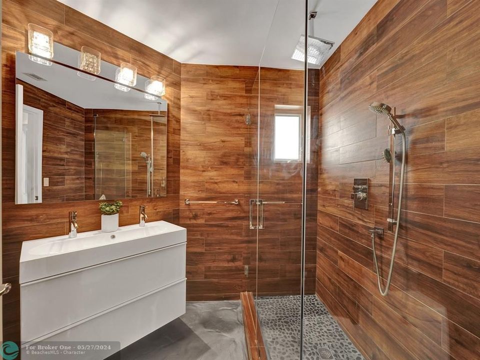 待售: $1,050,000 (3 贝兹, 3 浴室, 2053 平方英尺)