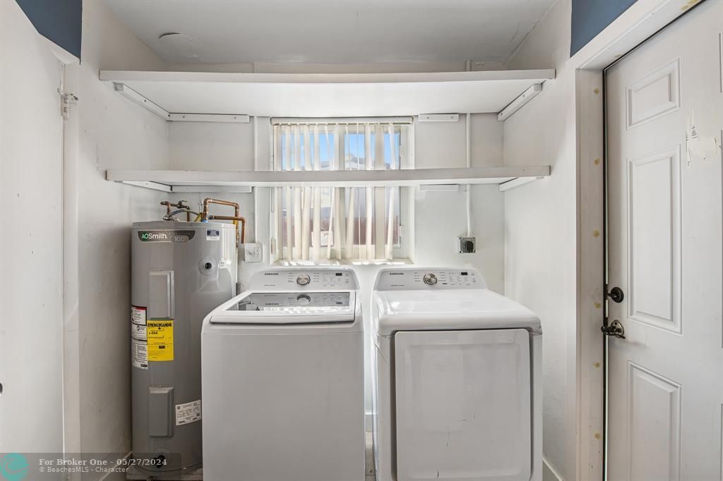 For Sale: $775,000 (2 beds, 2 baths, 1443 Square Feet)