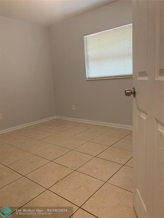 For Rent: $2,200 (2 beds, 1 baths, 1091 Square Feet)