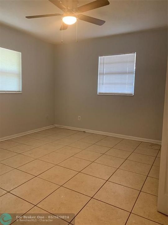 For Rent: $2,200 (2 beds, 1 baths, 1091 Square Feet)