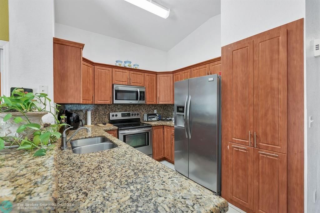 For Sale: $525,000 (4 beds, 2 baths, 1630 Square Feet)