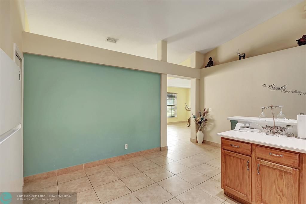 Active With Contract: $412,000 (4 beds, 2 baths, 2078 Square Feet)