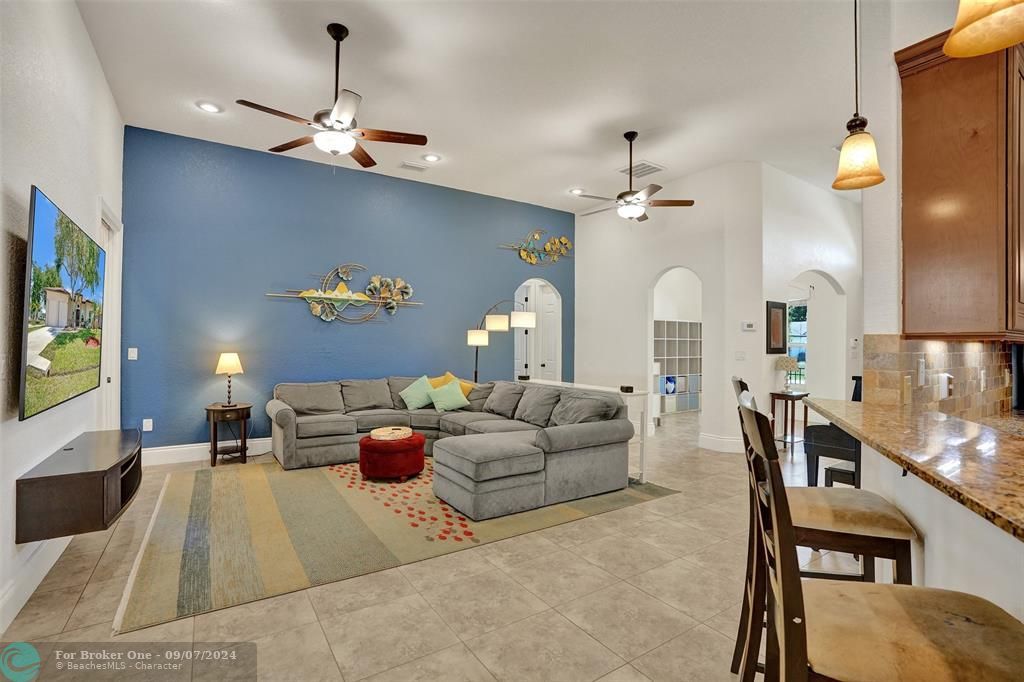 Recently Sold: $499,500 (4 beds, 3 baths, 2492 Square Feet)