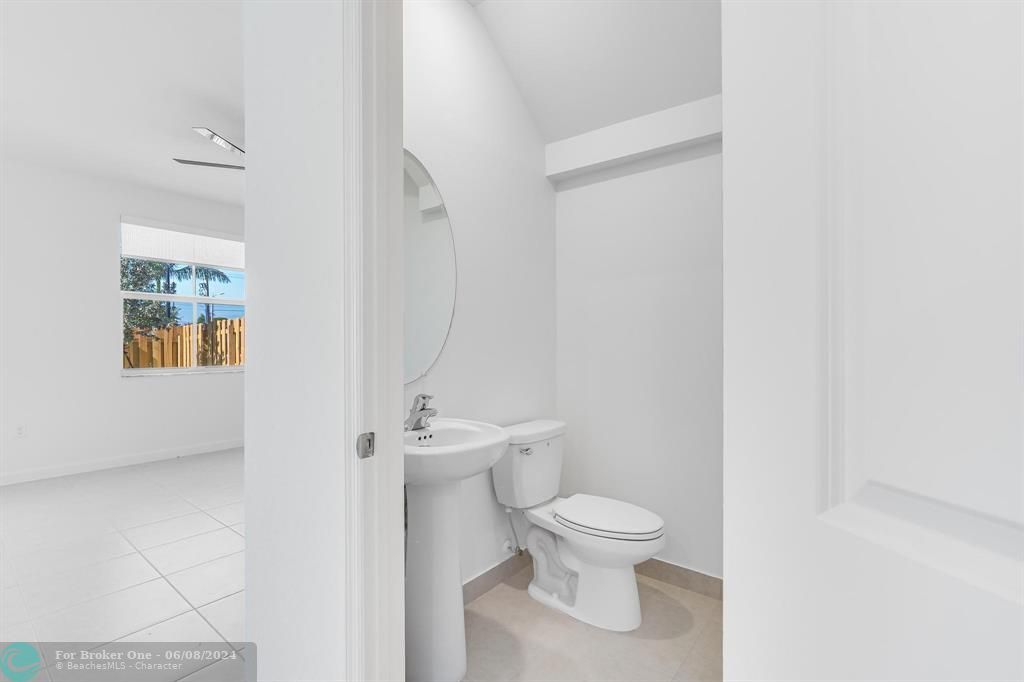 出租: $4,300 (4 贝兹, 2 浴室, 1794 平方英尺)
