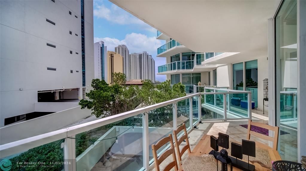 En Venta: $845,000 (3 camas, 2 baños, 1447 Pies cuadrados)