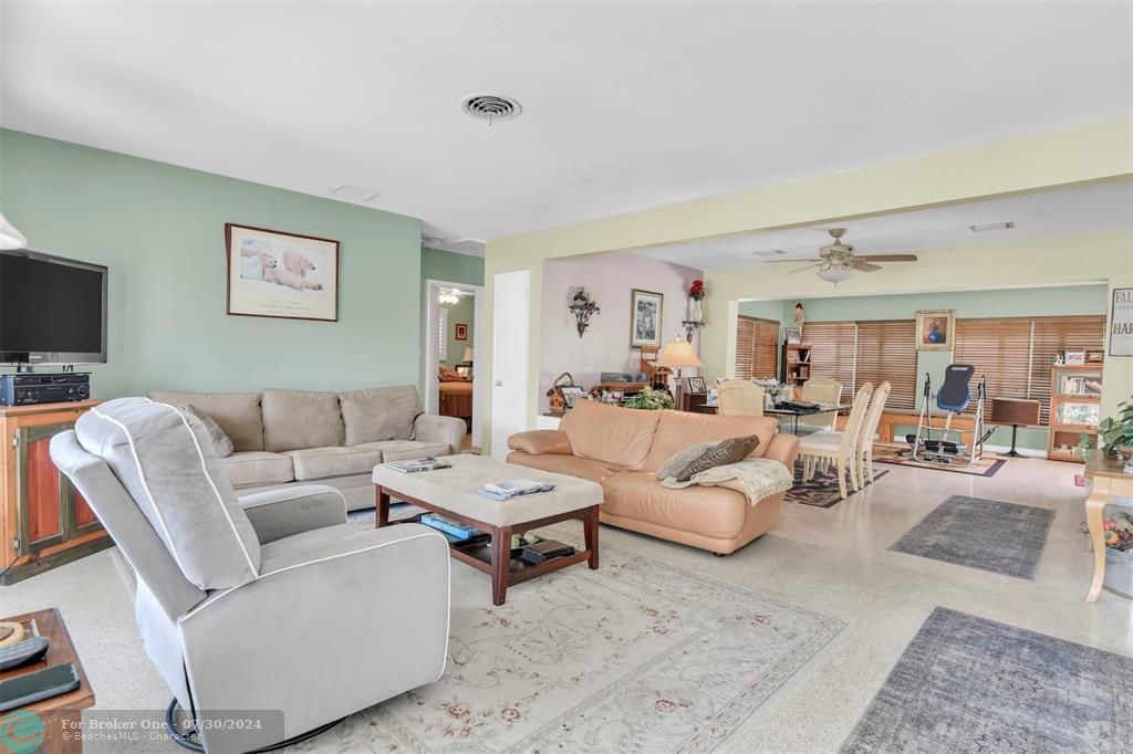 Active With Contract: $650,000 (3 beds, 2 baths, 1562 Square Feet)