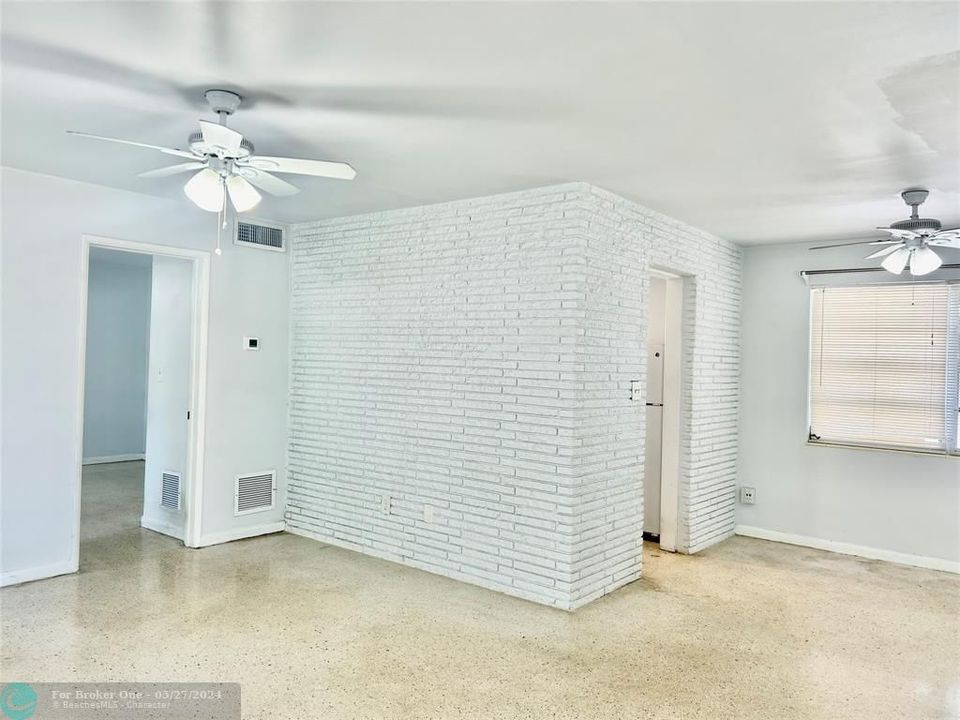 Recently Sold: $1,950 (1 beds, 1 baths, 0 Square Feet)
