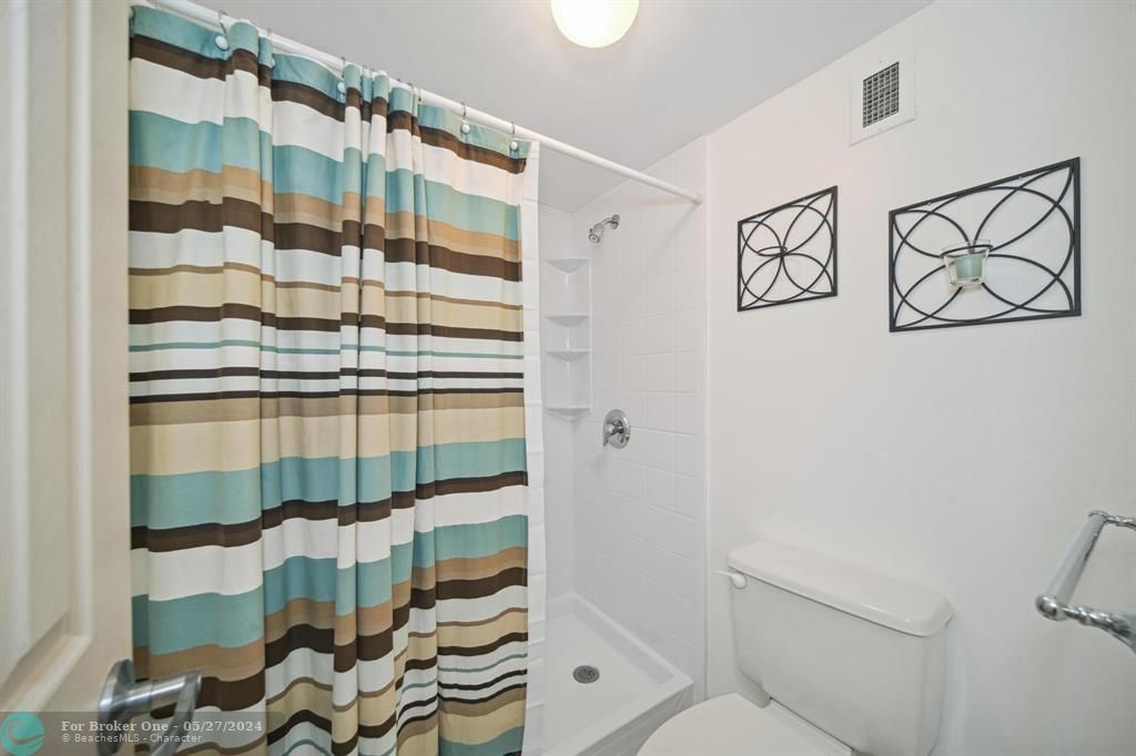 For Sale: $399,000 (2 beds, 2 baths, 1400 Square Feet)