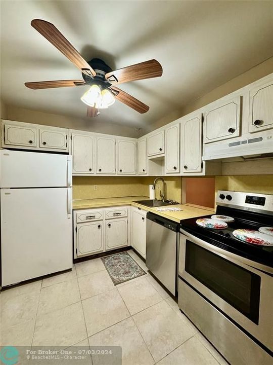 For Sale: $99,999 (1 beds, 1 baths, 850 Square Feet)