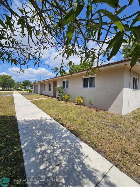 Active With Contract: $3,600 (3 beds, 2 baths, 1503 Square Feet)