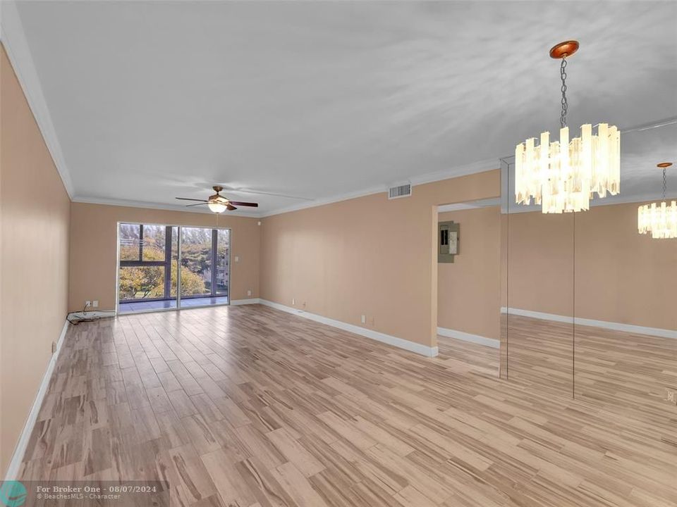 For Sale: $234,900 (2 beds, 2 baths, 1155 Square Feet)