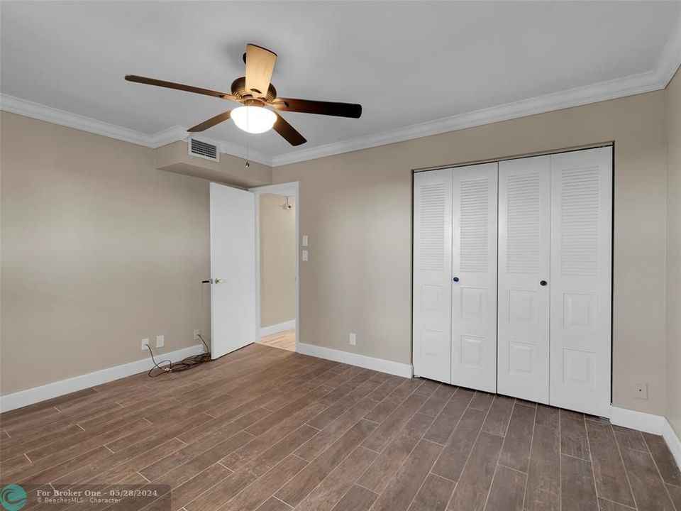 For Sale: $234,900 (2 beds, 2 baths, 1155 Square Feet)