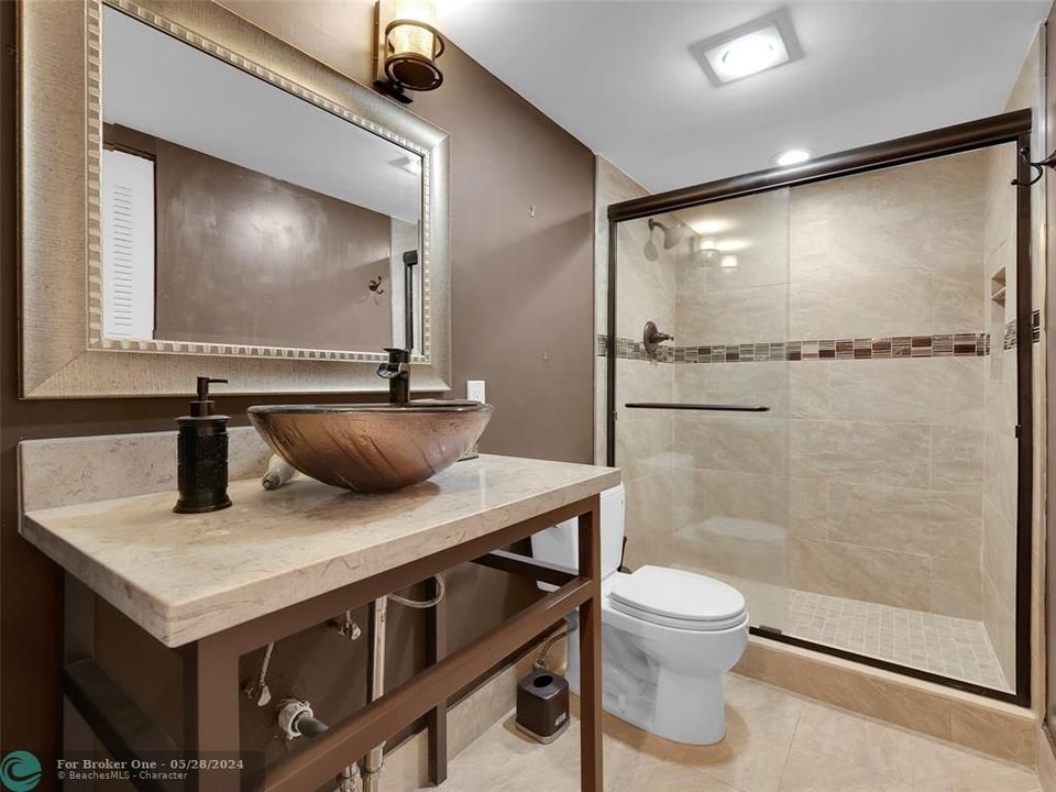 待售: $214,900 (2 贝兹, 2 浴室, 1155 平方英尺)