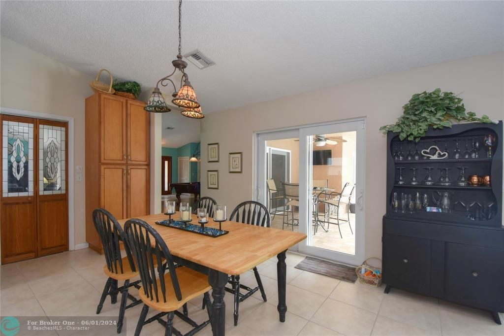 Active With Contract: $890,000 (4 beds, 2 baths, 2721 Square Feet)