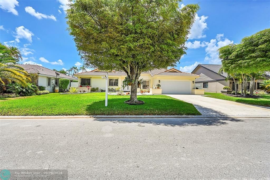 Active With Contract: $759,900 (4 beds, 2 baths, 2198 Square Feet)