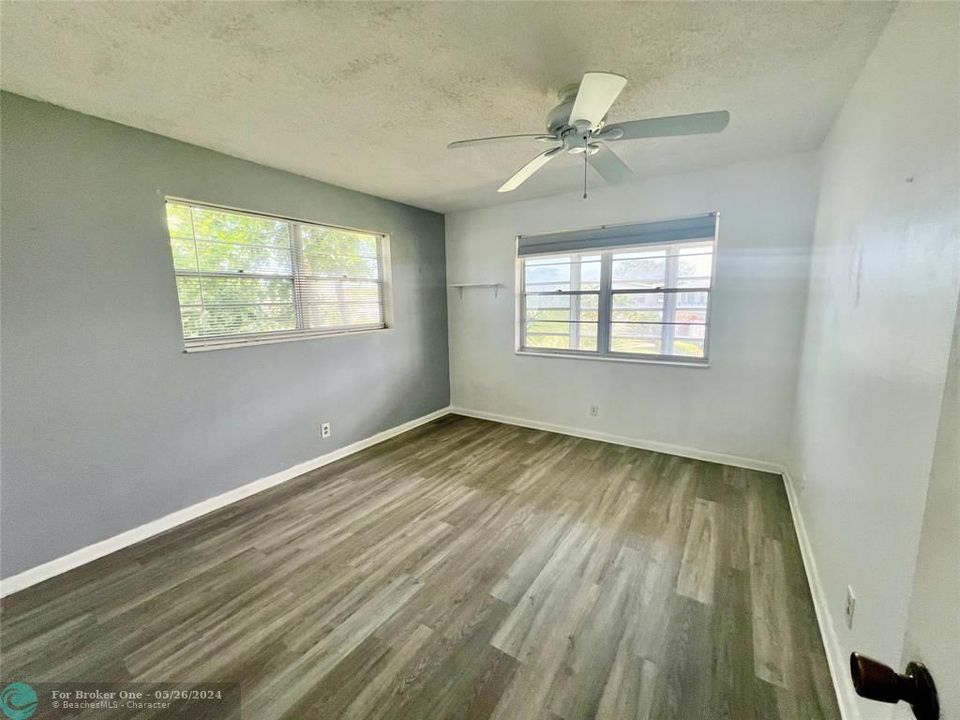 For Sale: $166,900 (2 beds, 1 baths, 820 Square Feet)