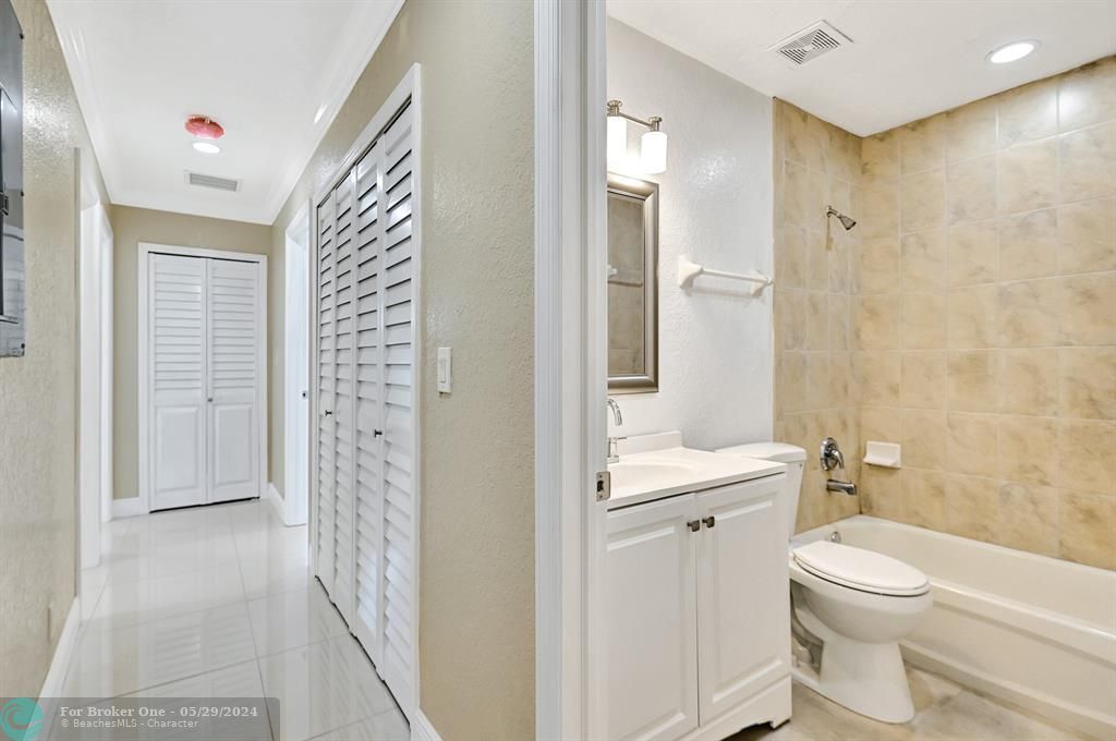 待售: $479,000 (4 贝兹, 2 浴室, 1430 平方英尺)