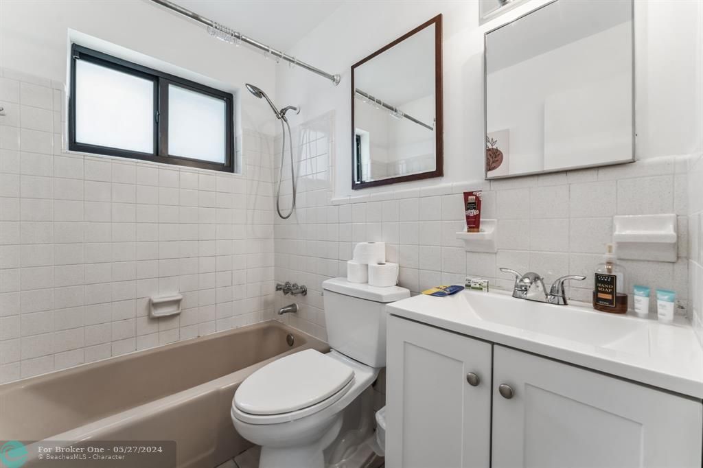 For Sale: $2,200 (2 beds, 1 baths, 1763 Square Feet)